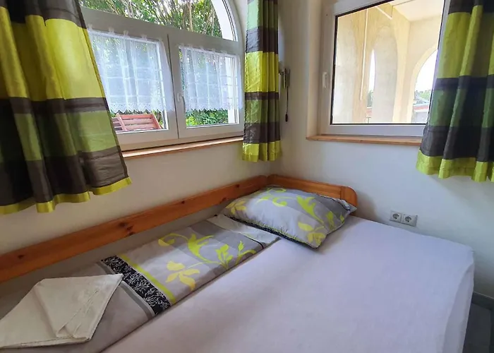 In - Balaton 19942 Vakantiehuis Siófok